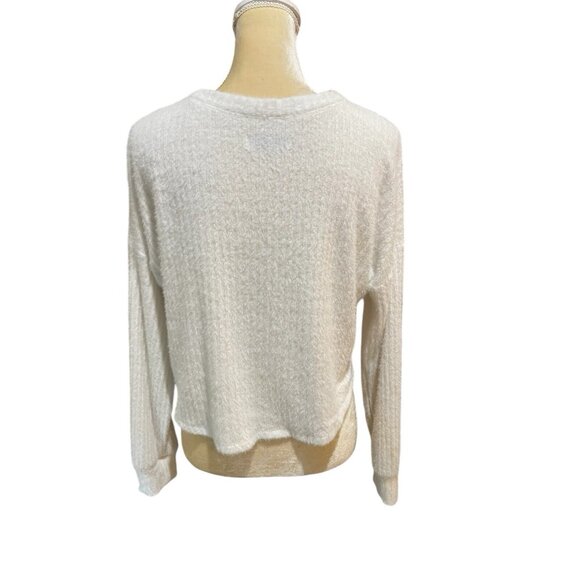 Hollister Off-White Fuzzy Ribbed Stretch Knit Cropped V-Neck Sweater SZ Small - Picture 4 of 9